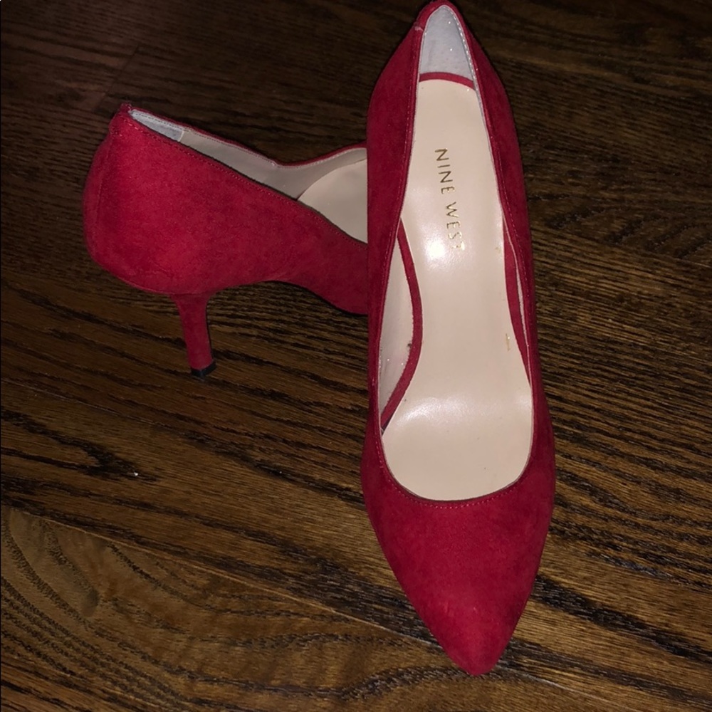 Brand new never worn Nine West red heels size 7